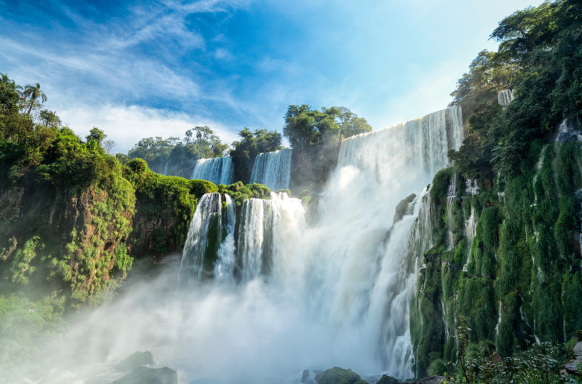 De krachtige IguazÁºwatervallen